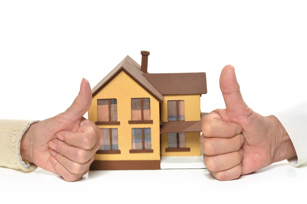 house-purchase-approval-thumbs-up-hands-1024x682.jpg