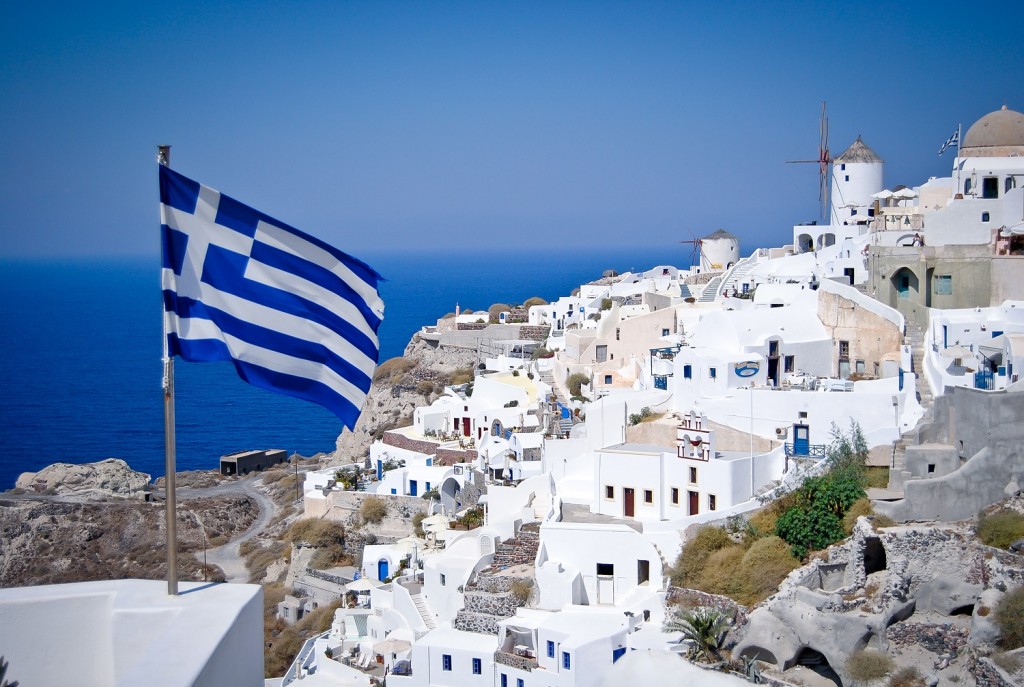 Greece-holidays-Greek-flag-seaside-resized-1024x687.jpg