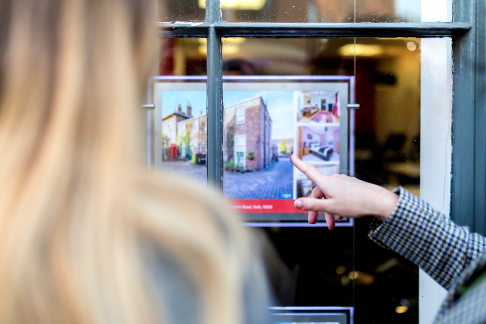 Supply of homes falls to lowest levels ever, say estate agents