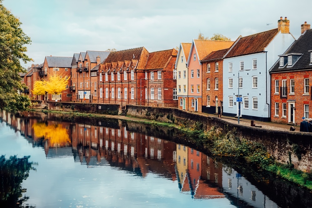 House prices hit high not seen since 2022 property boom
