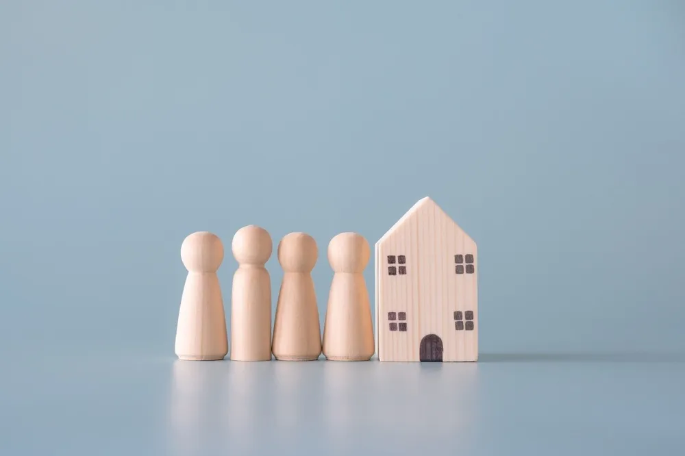 Struggling with deposits – can someone guarantee our mortgage?

 – Z News