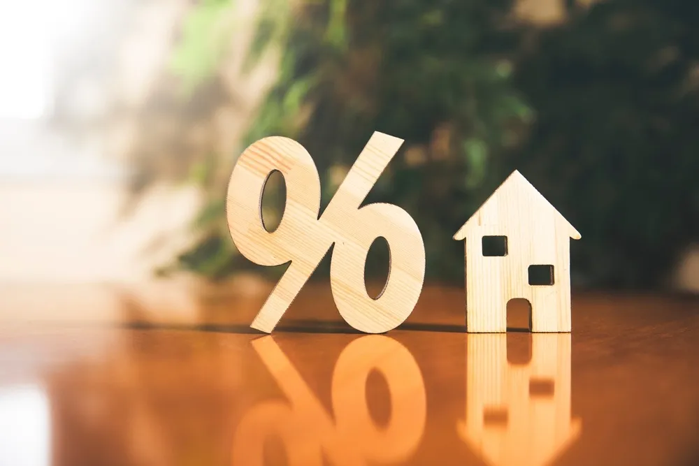 Mortgage rates are falling as major lenders compete on pricing

 – Z News