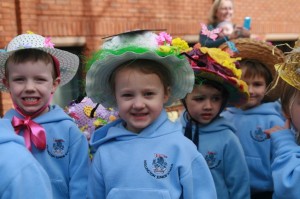 Wellington_School_easter_bonnets