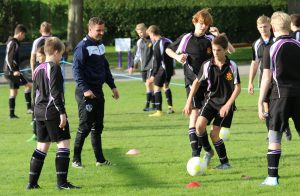richie-wellens-with-players-from-ellesmere-college
