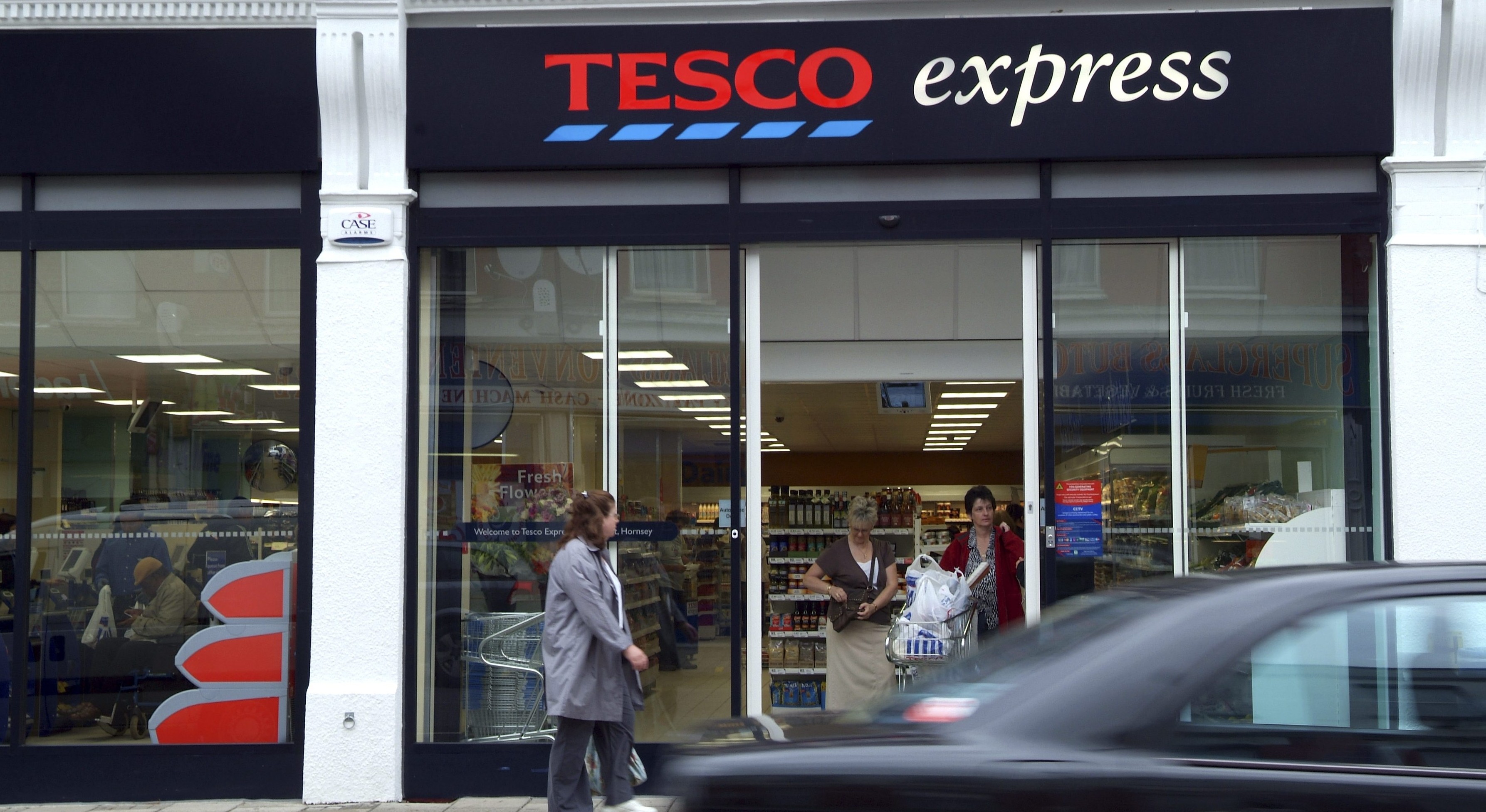 9 store. Магазин Tesco в Париже. Tesco Express London. Теско Таганрог. Tesco Edinburgh.