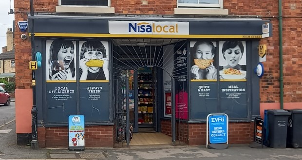Nisa Local Scotter donates £2,500 to community causes through MADL - Vimarsana News
