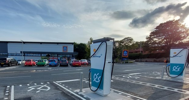 Shell to trial rapid EV chargers at Aldi stores - Vimarsana News