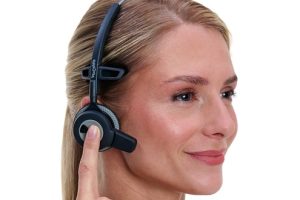 VoCoVo-Link-wearer-headset-300x200.jpg