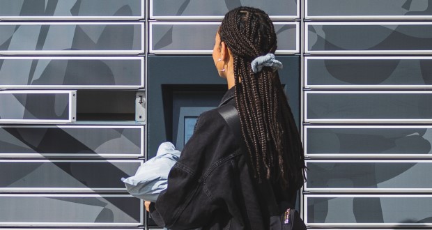 70% of Gen Z and Millennials opt for parcel lockers - Vimarsana News