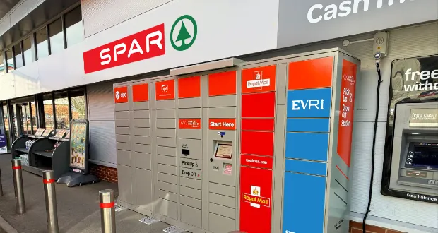 كويدنت تطلق خزائن Parcel Pending عبر شبكة جيمس هول لمتاجر Spar في بريطانيا